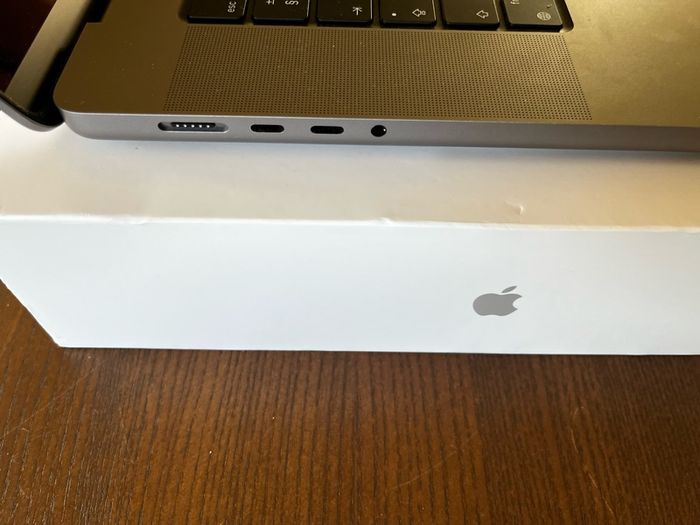 MacBook Pro M2 Pro Chip
