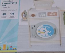 Wooden Laundrette Set.