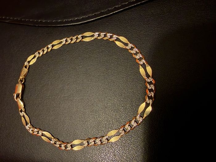 Gold bracelet