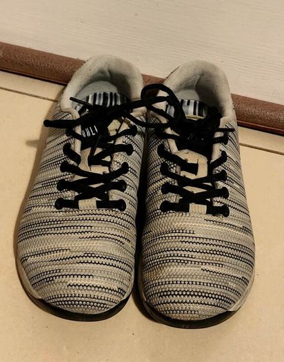 PRICE DROP Quick sale Nobull trainers size 6
