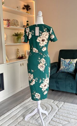 Brand-New Green Floral Dress with Short Sleeves Size Medium UK 10 / EU 38