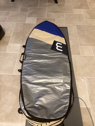 5/11 surfboard with bag and leash