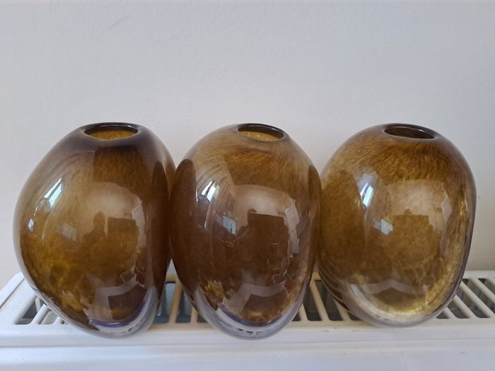 3 amber Glass vases