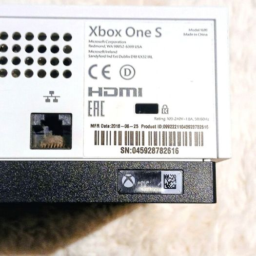 Microsoft Xbox One S 1TB White Console Bundle Fully Tested