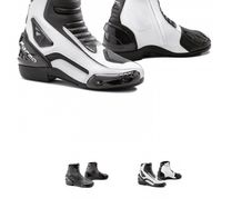 Forma axel boots size 9