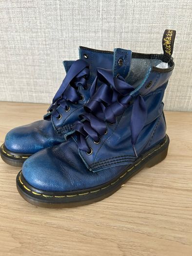 Dr Martens boots size 4