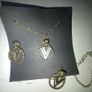 Gold lions head jewellery set Image 2