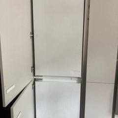 Whirlpool Integrated fridge Freezer