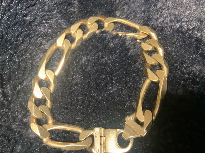 gold bracelet