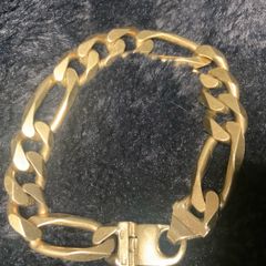 gold bracelet