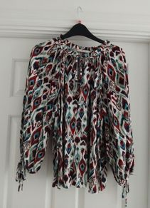 Multicoloures tie sleave Top size 12