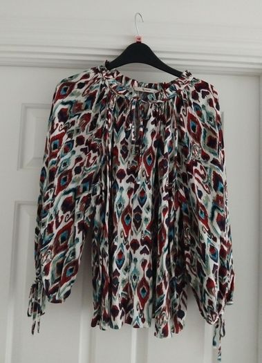 Multicoloures tie sleave Top size 12