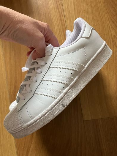 Adidas girl trainer UK 2