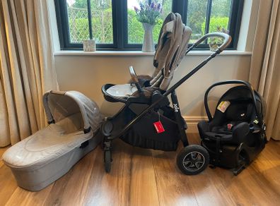 Joie Versatrax travel system & isofix base