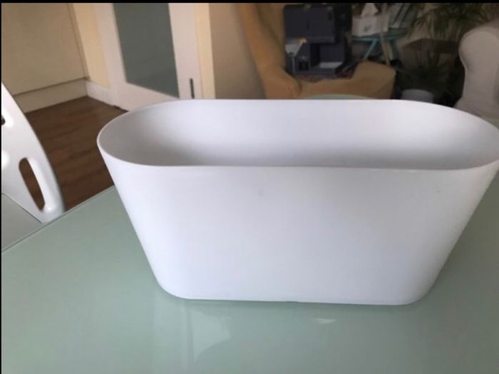 Plastic glossy pot
