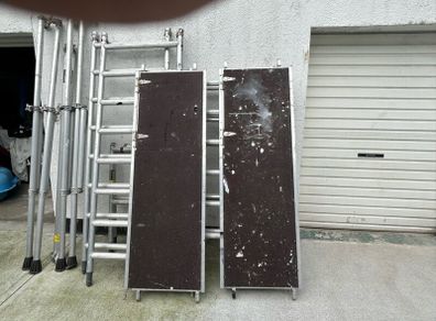 Portable scaffolding
