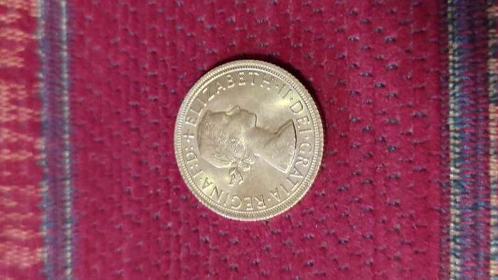 gold sovereign 1965 UNC