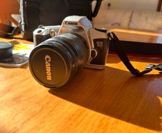 Canon Eos 500n Film camera ONO