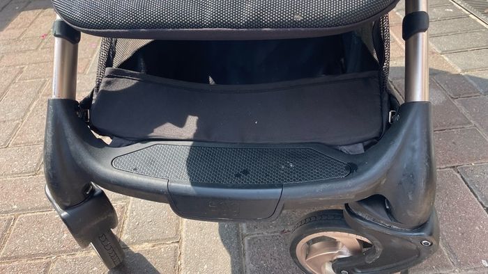 Feather Egg z compact stroller