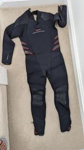 Wetsuit + accessories