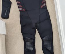 Wetsuit + accessories