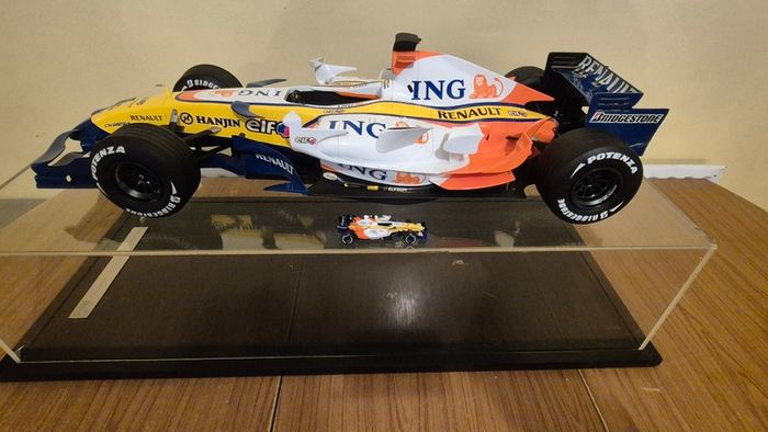 A 1:6 scale (32 inches long Formula 1 car) limited edition model of the 2007 Season ING Renault R27 F1 Team car