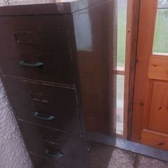 steel filing cabinet (with key)