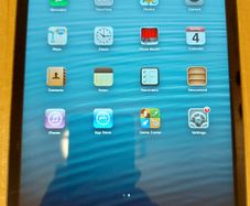 Apple IPAD Mini 1st 16GB Black, With over 20 Childrens movies in excellent condition