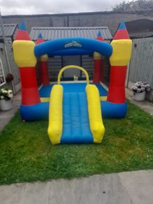 " HOPPIT" Bouncy Castle with blower