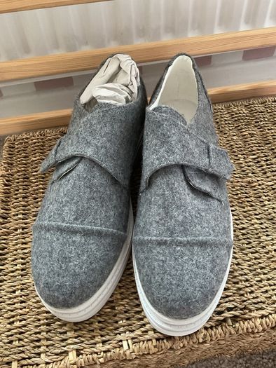 shoes lost ink grey Velcro flatform trainer style shoe size 40