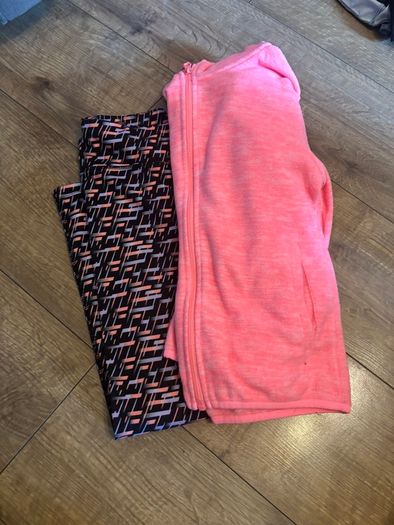 Bundle of aged 8-9 girls clothes