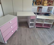 Beautiful White/Pink Bedroom Set