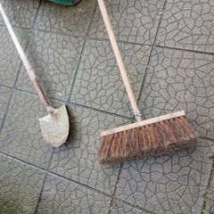 Heavy duty yard brush and shovel
