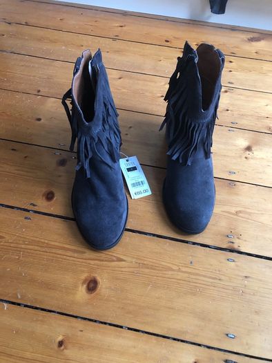Suede ankle boots REDUCED