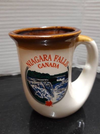 Vintage Horn Shaped Souvenir Cup / Niagara Falls