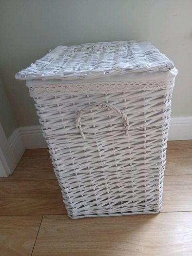 Laundry basket/wicker