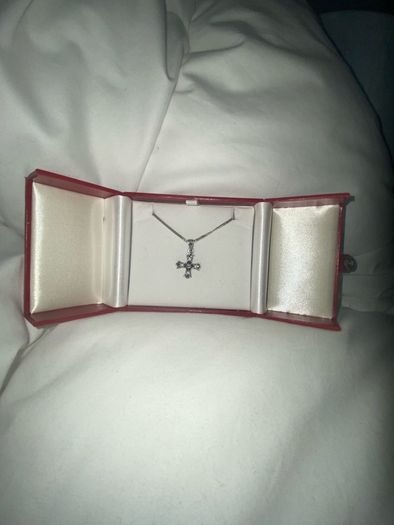 A silver marcasite cross & chain