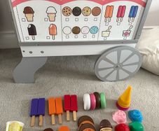 melissa & Doug ice cream /hot dog cart