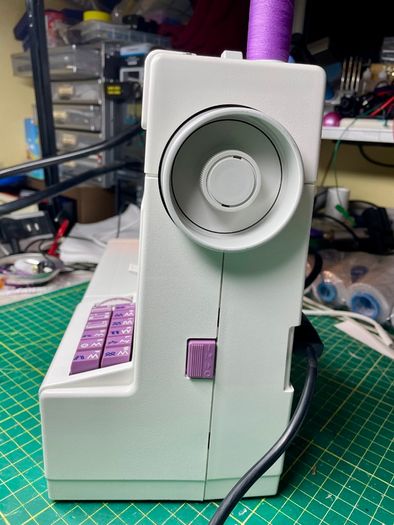 PFAFF Edition 130 Dual Transport (IDT) Heavy Duty Domestic Sewing Machine - Just fully serviced - Excellent condition - German made quality