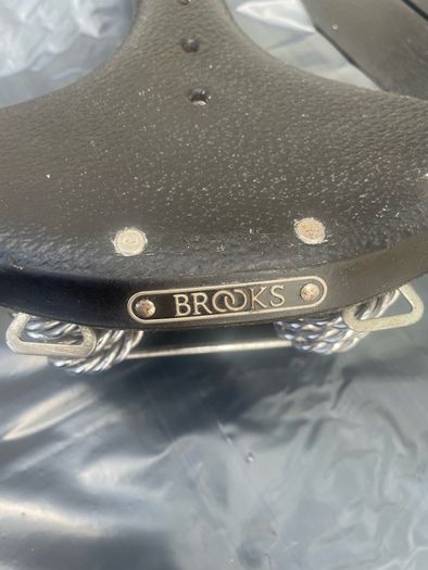 Brooks B33 men's saddle