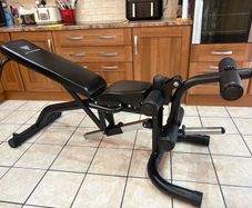 Deluxe Heavy Weight Bench, Selling 250 Euro, Save 180 Euro On Price New!!