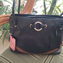Beautiful GiGi Navy Soft Leather Hand/Shoulder Bag
