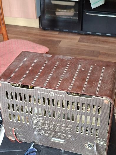 1940s Bakelite Pye Radio from Cambridge, England, Powered on no sound just static, maybe need aerial, Postage Available or collection,