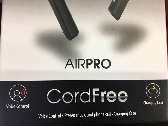 Cord free Bluetooth Earbuds with Charging Case