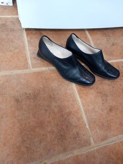 Betty Barclay Black Leather Walking Shoes 7.5 uk