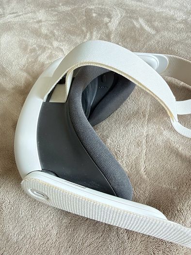 Meta Quest 3 128GB VR Headset + 2 Controllers (No trades)