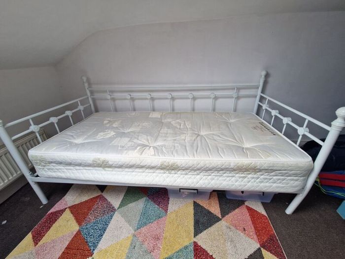 Day bed - free