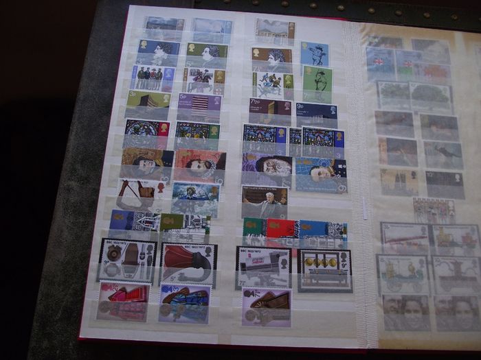 Collection of Mint Elizabeth II stamps, blocks and strips (1946-1990s)