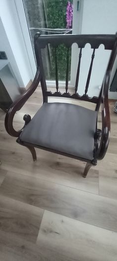 Dining room table
