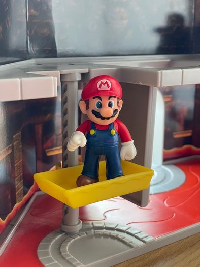 Super Mario Deluxe Bowser's Castle Playset
